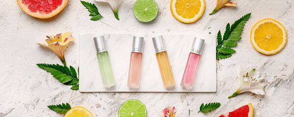 Les meilleurs parfums d'été pour femmes et hommes 2025: rafraîchissants, légers et irrésistibles